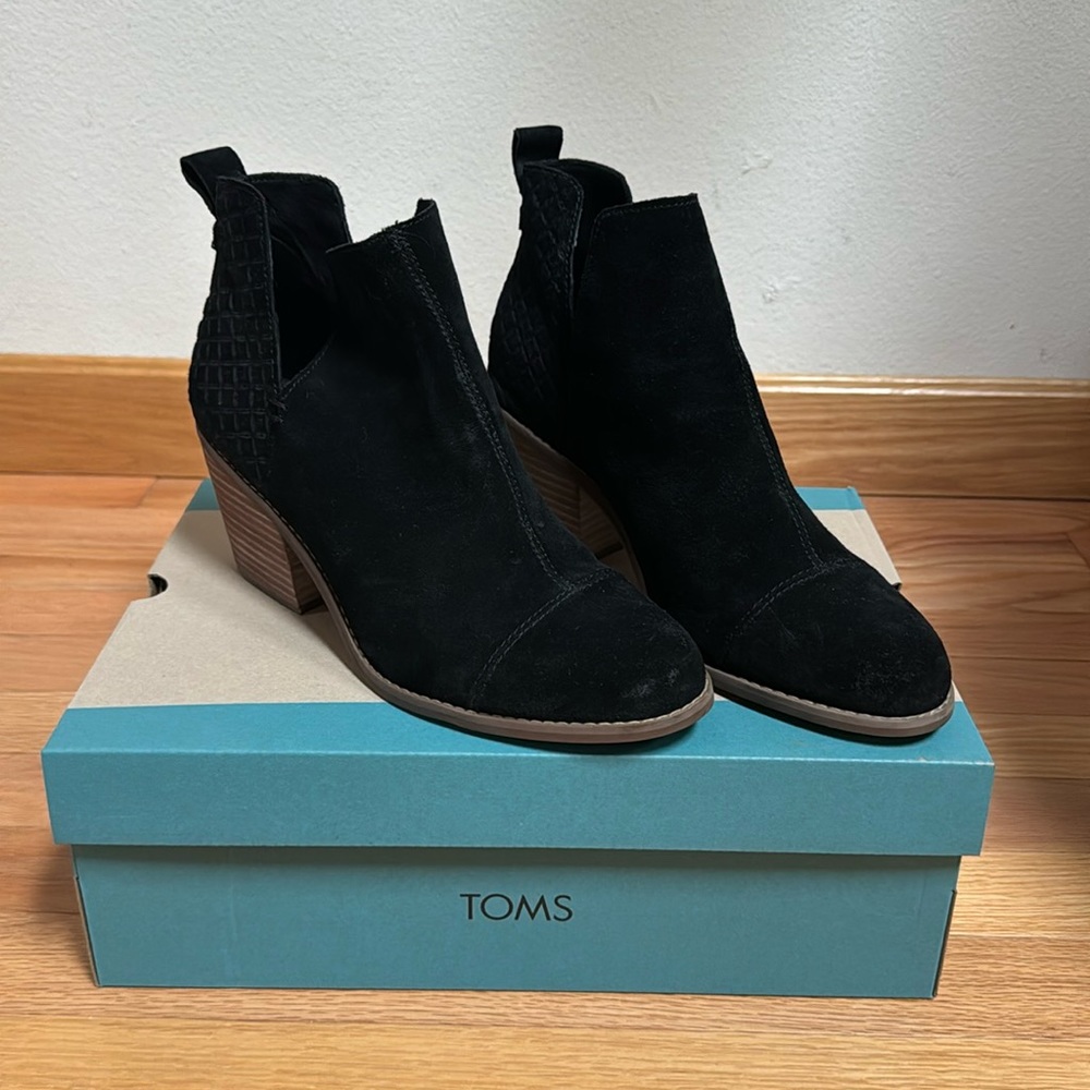 TOMS Everly Cutout women’s size 9.5 EUC